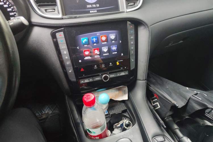 Used Infiniti QX50 2018 2.0T Two-Wheel Drive Fashion Edition Audio And AC Panel