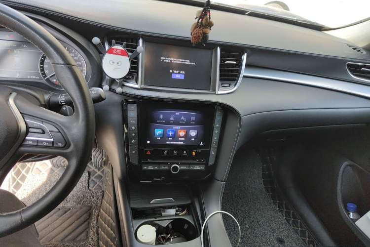 Used Infiniti QX50 2018 2.0T Four-Wheel Drive Elite Edition Audio And AC Panel