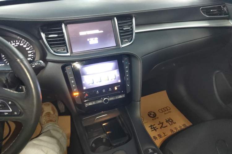 Used Infiniti QX50 2018 2.0T Four-Wheel Drive Smart Edition Audio And AC Panel