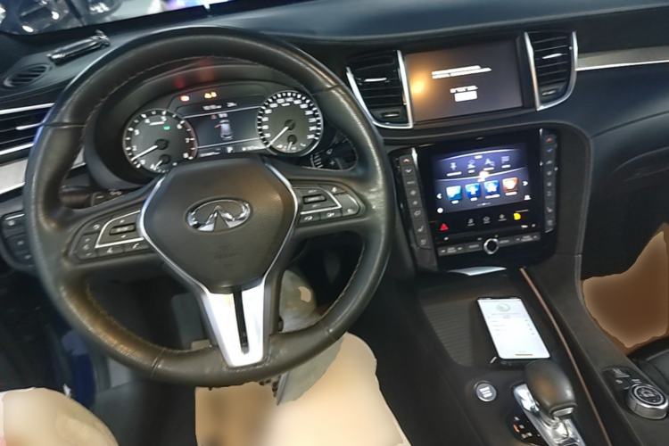 Used Infiniti QX50 2018 2.0T Four-Wheel Drive Luxury Edition Center Console