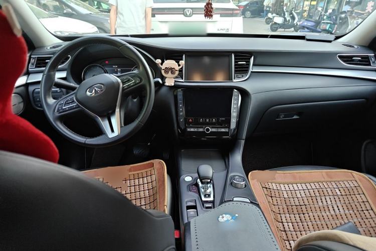 Used Infiniti QX50 2018 2.0T Four-Wheel Drive Elite Edition Center Console
