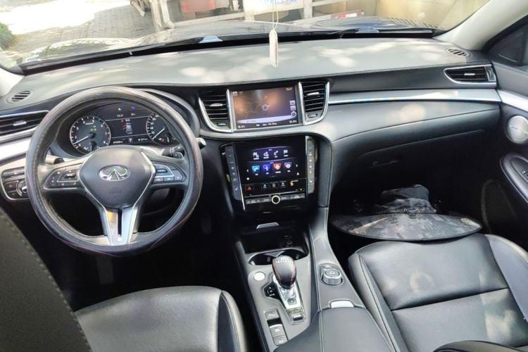 Used Infiniti QX50 2018 2.0T Four-Wheel Drive Elite Edition Center Console