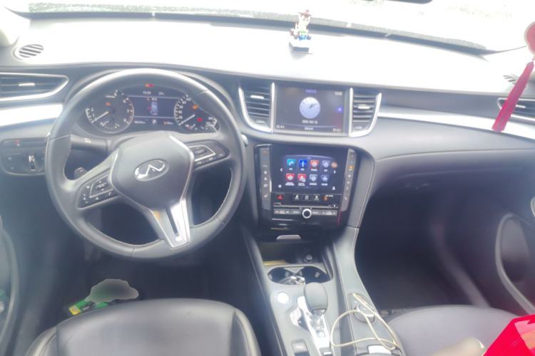 Used Infiniti QX50 2018 2.0T Two-Wheel Drive Fashion Edition Center Console