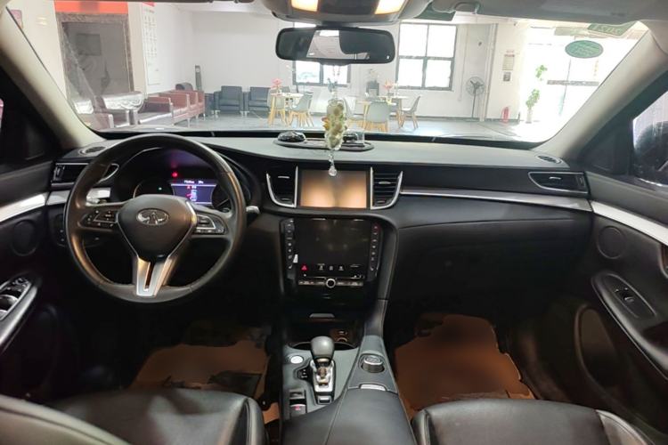 Used Infiniti QX50 2018 2.0T Four-Wheel Drive Elite Edition Center Console