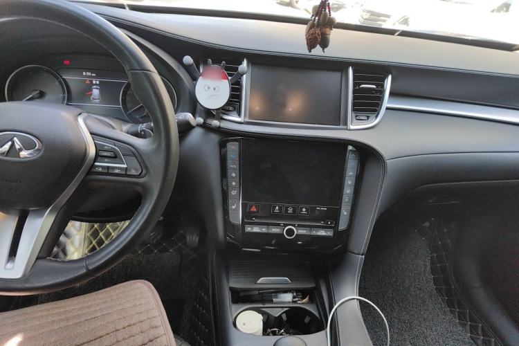 Used Infiniti QX50 2018 2.0T Four-Wheel Drive Elite Edition Center Console