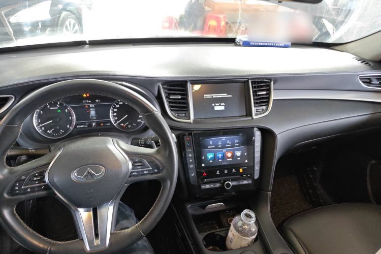 Used Infiniti QX50 2018 2.0T Four-Wheel Drive Elite Edition Center Console