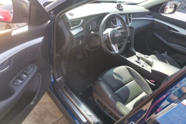 Used Infiniti QX50 2018 2.0T Two-Wheel Drive Fashion Edition Driver Seat
