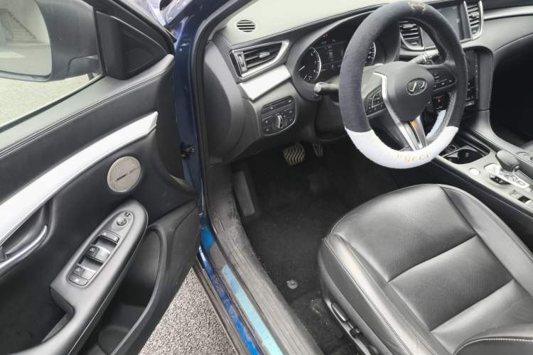 Used Infiniti QX50 2018 2.0T Two-Wheel Drive Fashion Edition Driver Seat