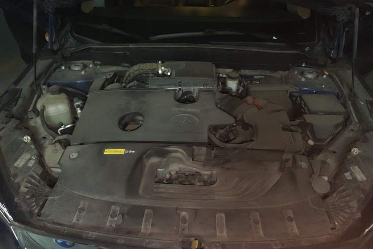 Used Infiniti QX50 2018 2.0T Two-Wheel-Drive Elite Edition Engine Bay