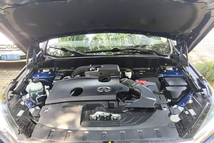 Used Infiniti QX50 2018 2.0T Four-Wheel Drive Elite Edition Engine Bay