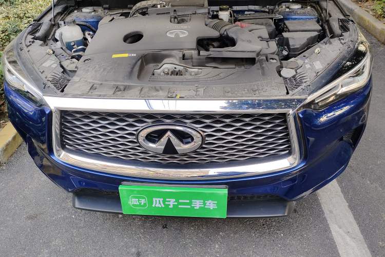 Used Infiniti QX50 2018 2.0T Two-Wheel Drive Fashion Edition Engine Bay
