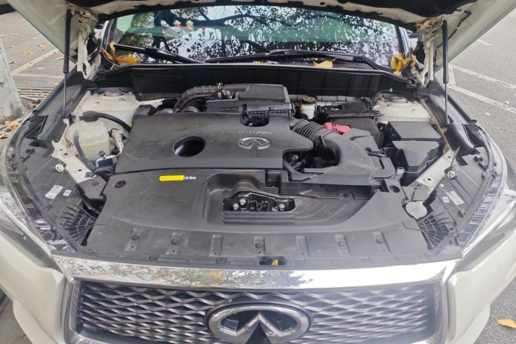 Used Infiniti QX50 2018 2.0T Two-Wheel Drive Fashion Edition Engine Bay