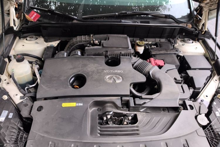 Used Infiniti QX50 2018 2.0T Two-Wheel Drive Fashion Edition Engine Bay