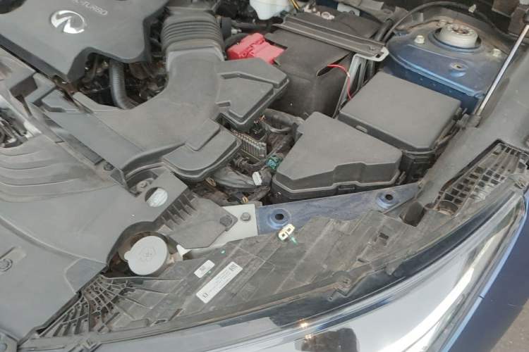 Used Infiniti QX50 2018 2.0T Four-Wheel Drive Elite Edition Engine Bay Left
