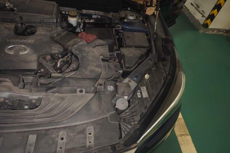 Used Infiniti QX50 2018 2.0T Four-Wheel Drive Smart Edition Engine Bay Left