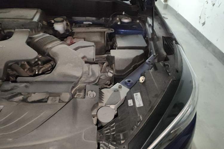 Used Infiniti QX50 2018 2.0T Four-Wheel Drive Elite Edition Engine Bay Left