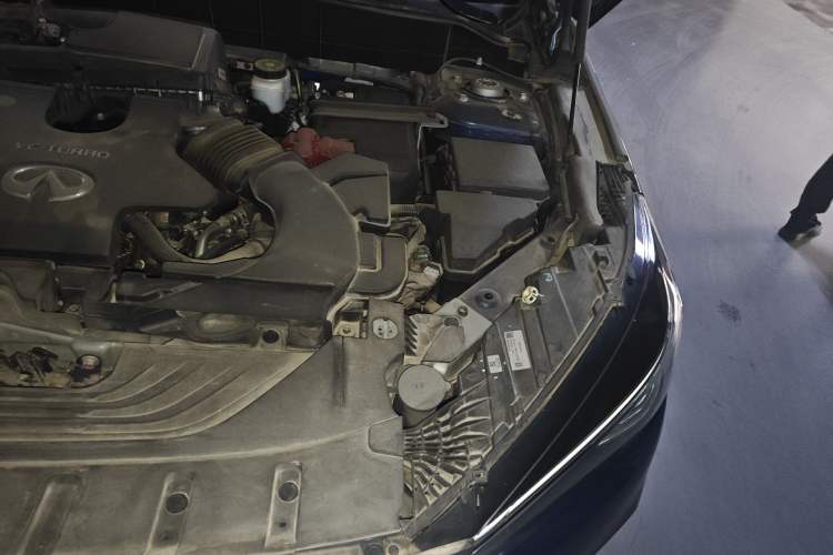 Used Infiniti QX50 2018 2.0T Four-Wheel Drive Elite Edition Engine Bay Left
