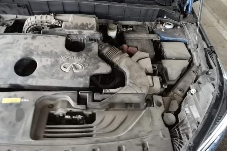 Used Infiniti QX50 2018 2.0T Two-Wheel Drive Fashion Edition Engine Bay Left