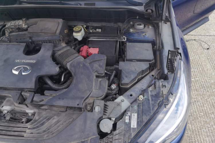 Used Infiniti QX50 2018 2.0T Two-Wheel-Drive Elite Edition Engine Bay Left