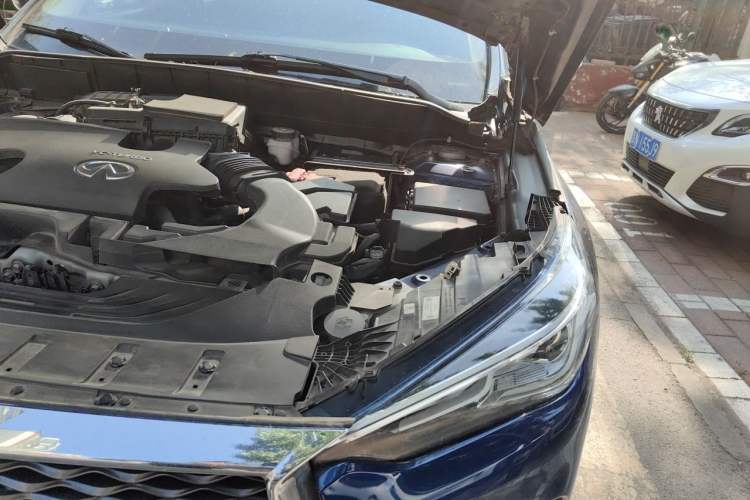 Used Infiniti QX50 2018 2.0T Four-Wheel Drive Elite Edition Engine Bay Left