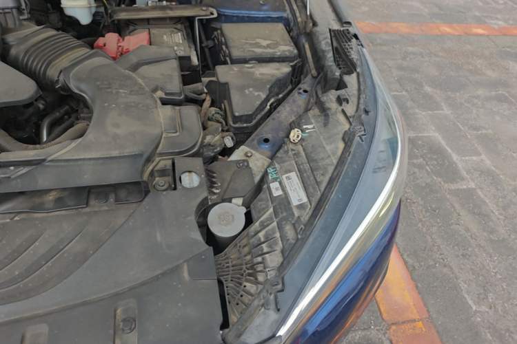Used Infiniti QX50 2018 2.0T Four-Wheel Drive Smart Edition Engine Bay Left