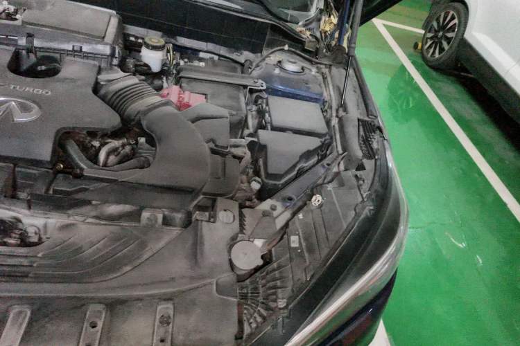 Used Infiniti QX50 2018 2.0T Two-Wheel-Drive Elite Edition Engine Bay Left