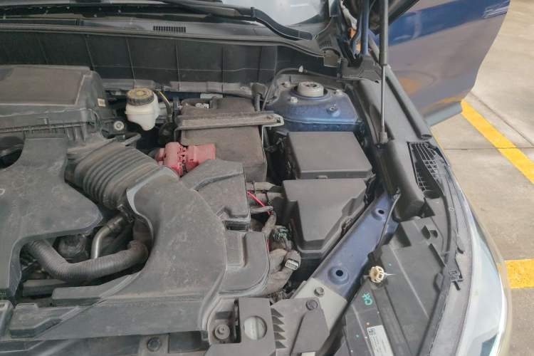 Used Infiniti QX50 2018 2.0T Four-Wheel Drive Smart Edition Engine Bay Left