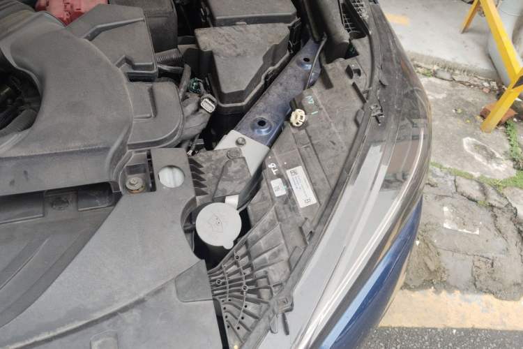 Used Infiniti QX50 2018 2.0T Four-Wheel Drive Smart Edition Engine Bay Left