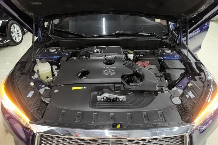 Used Infiniti QX50 2018 2.0T Two-Wheel Drive Fashion Edition Engine Bay
