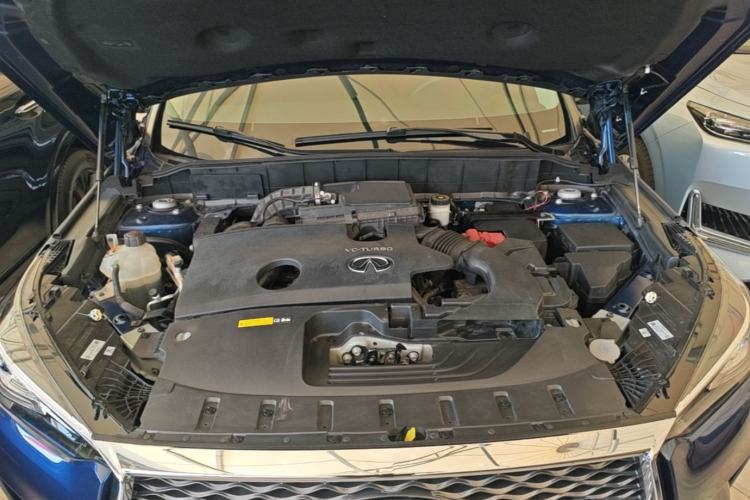 Used Infiniti QX50 2018 2.0T Two-Wheel-Drive Elite Edition Engine Bay