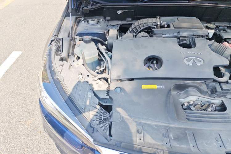 Used Infiniti QX50 2018 2.0T Four-Wheel Drive Smart Edition Engine Bay Right