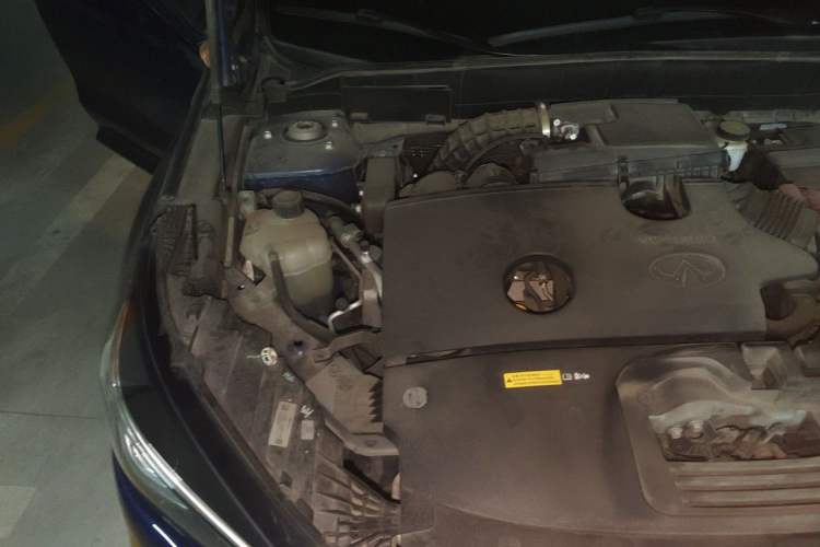 Used Infiniti QX50 2018 2.0T Two-Wheel-Drive Elite Edition Engine Bay Right