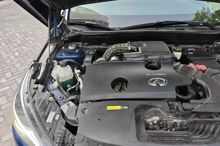 Used Infiniti QX50 2018 2.0T Four-Wheel Drive Elite Edition Engine Bay Right