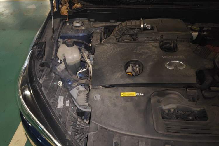 Used Infiniti QX50 2018 2.0T Four-Wheel Drive Smart Edition Engine Bay Right