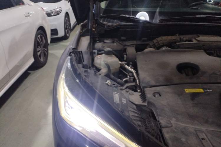 Used Infiniti QX50 2018 2.0T Four-Wheel Drive Elite Edition Engine Bay Right