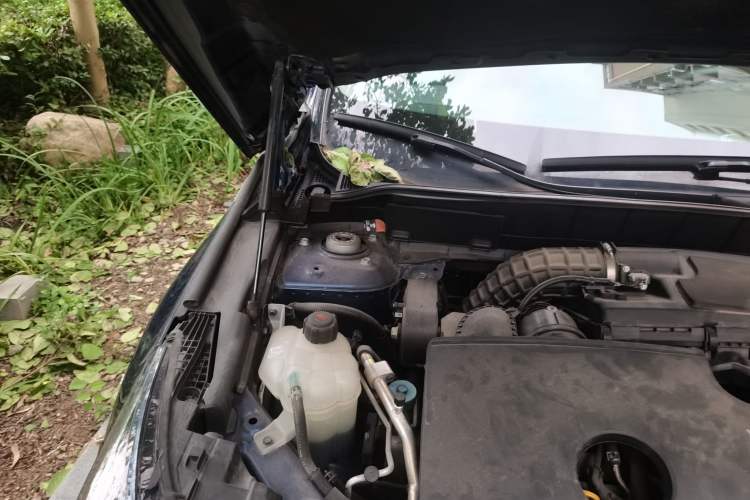Used Infiniti QX50 2018 2.0T Four-Wheel Drive Elite Edition Engine Bay Right