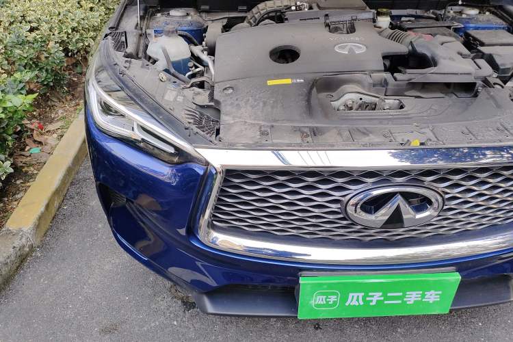 Used Infiniti QX50 2018 2.0T Two-Wheel Drive Fashion Edition Engine Bay Right