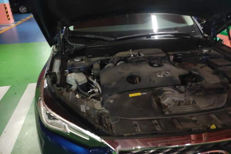 Used Infiniti QX50 2018 2.0T Four-Wheel Drive Elite Edition Engine Bay Right