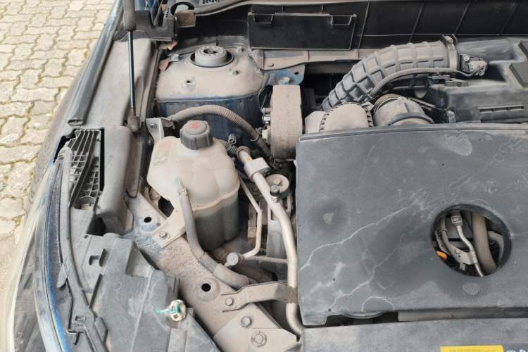 Used Infiniti QX50 2018 2.0T Four-Wheel Drive Smart Edition Engine Bay Right