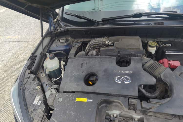 Used Infiniti QX50 2018 2.0T Two-Wheel-Drive Elite Edition Engine Bay Right
