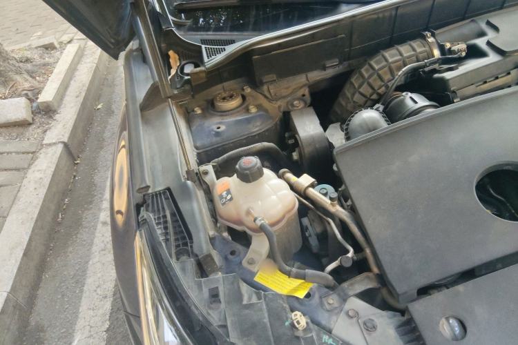 Used Infiniti QX50 2018 2.0T Two-Wheel Drive Fashion Edition Engine Bay Right