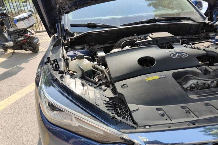 Used Infiniti QX50 2018 2.0T Four-Wheel Drive Elite Edition Engine Bay Right