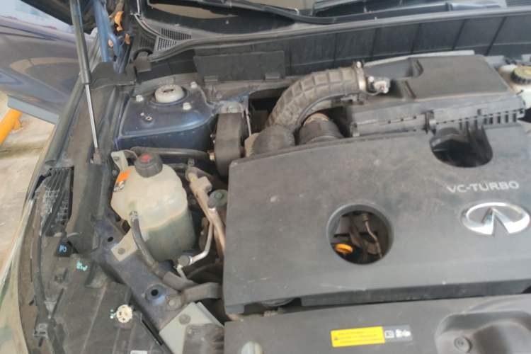 Used Infiniti QX50 2018 2.0T Four-Wheel Drive Smart Edition Engine Bay Right