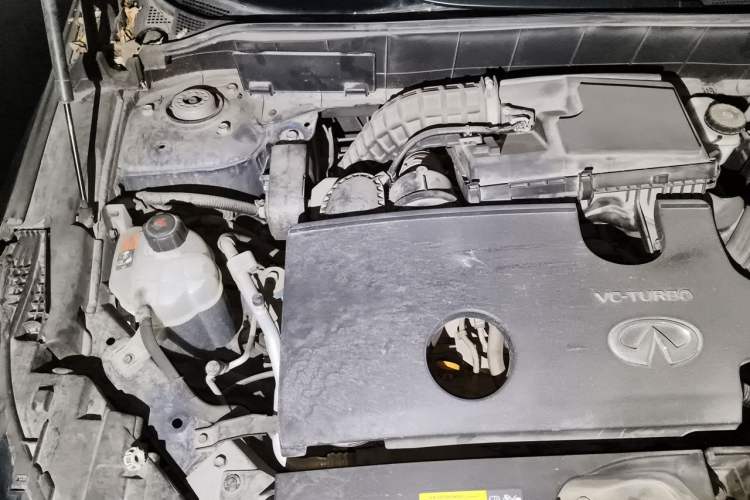 Used Infiniti QX50 2018 2.0T Two-Wheel Drive Fashion Edition Engine Bay Right