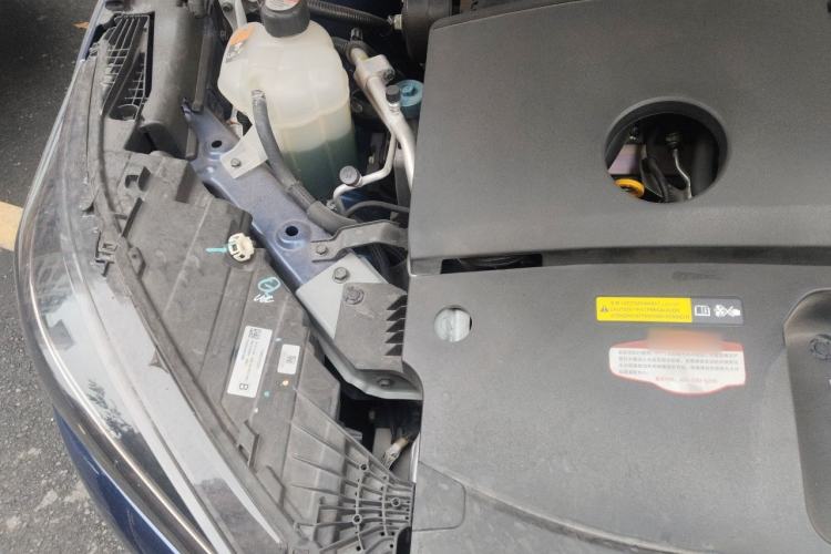 Used Infiniti QX50 2018 2.0T Four-Wheel Drive Smart Edition Engine Bay Right