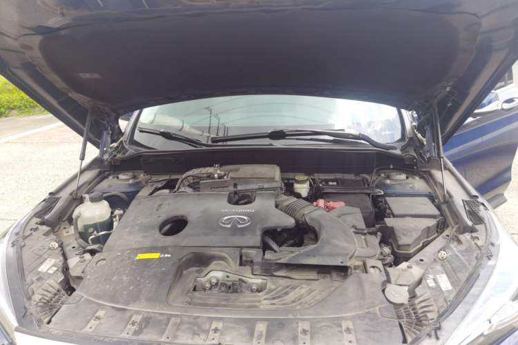 Used Infiniti QX50 2018 2.0T Two-Wheel-Drive Elite Edition Engine Bay