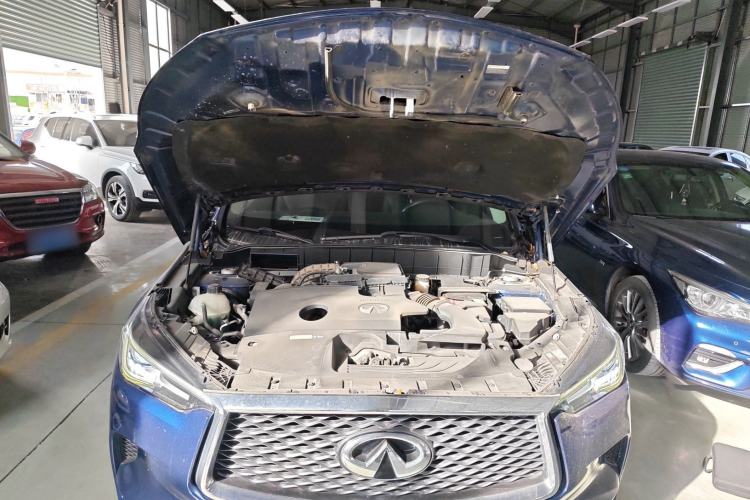 Used Infiniti QX50 2018 2.0T Four-Wheel Drive Elite Edition Engine Bay