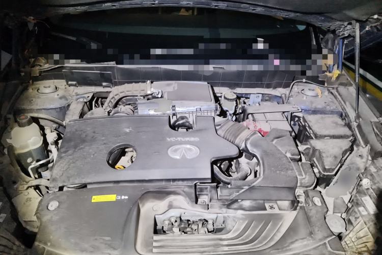 Used Infiniti QX50 2018 2.0T Two-Wheel Drive Fashion Edition Engine Bay