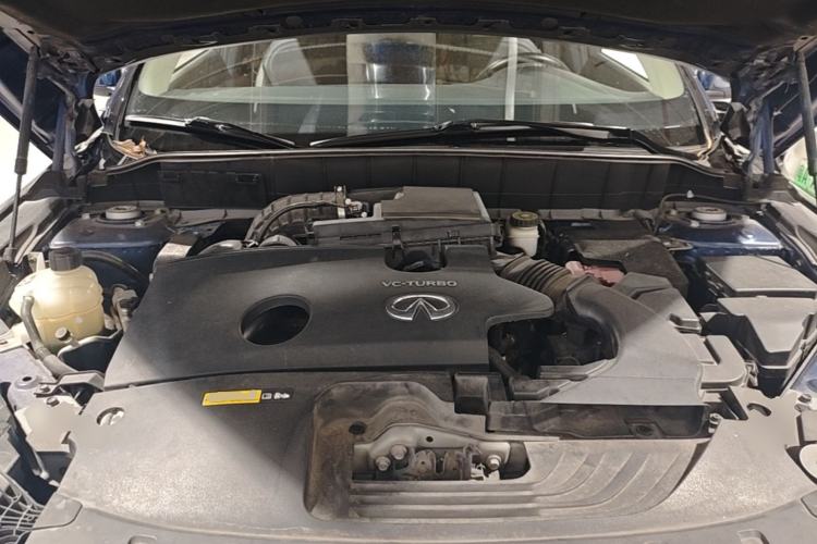 Used Infiniti QX50 2018 2.0T Two-Wheel Drive Fashion Edition Engine Bay