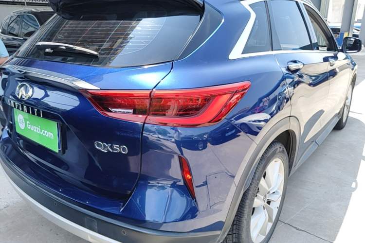 Used Infiniti QX50 2018 2.0T Four-Wheel Drive Elite Edition Exterior 3